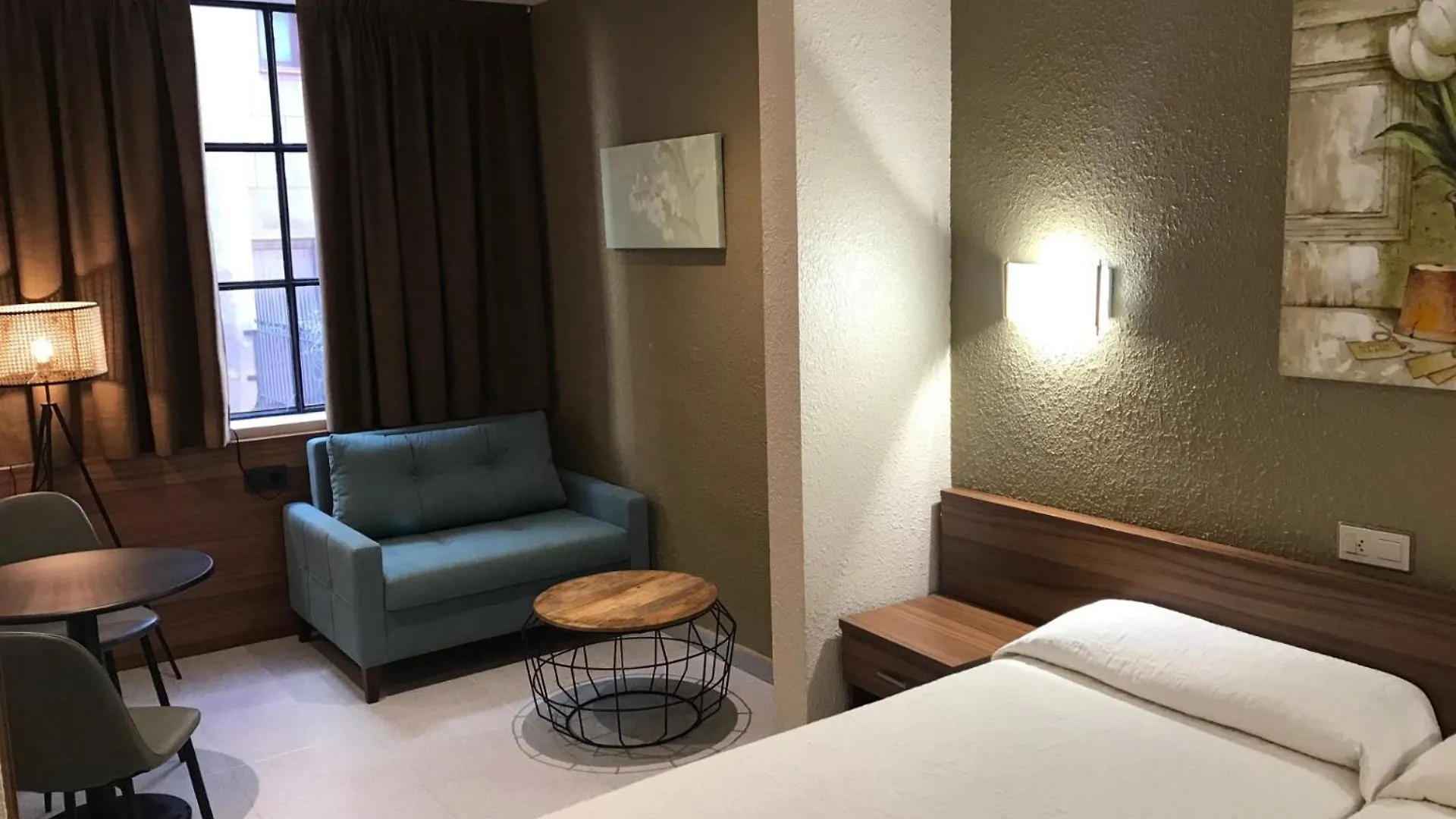 Pension Iznajar Barcelona Guest house
