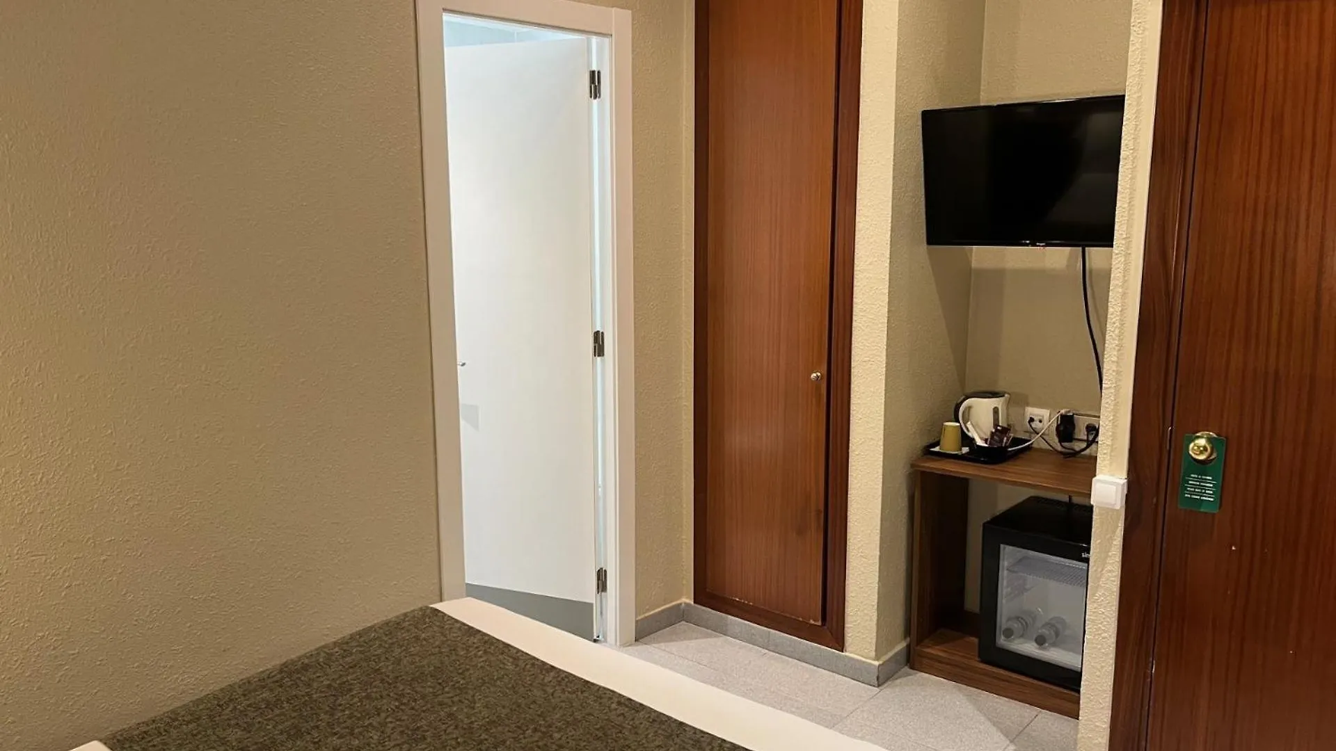 Pension Iznajar Barcelona Guest house