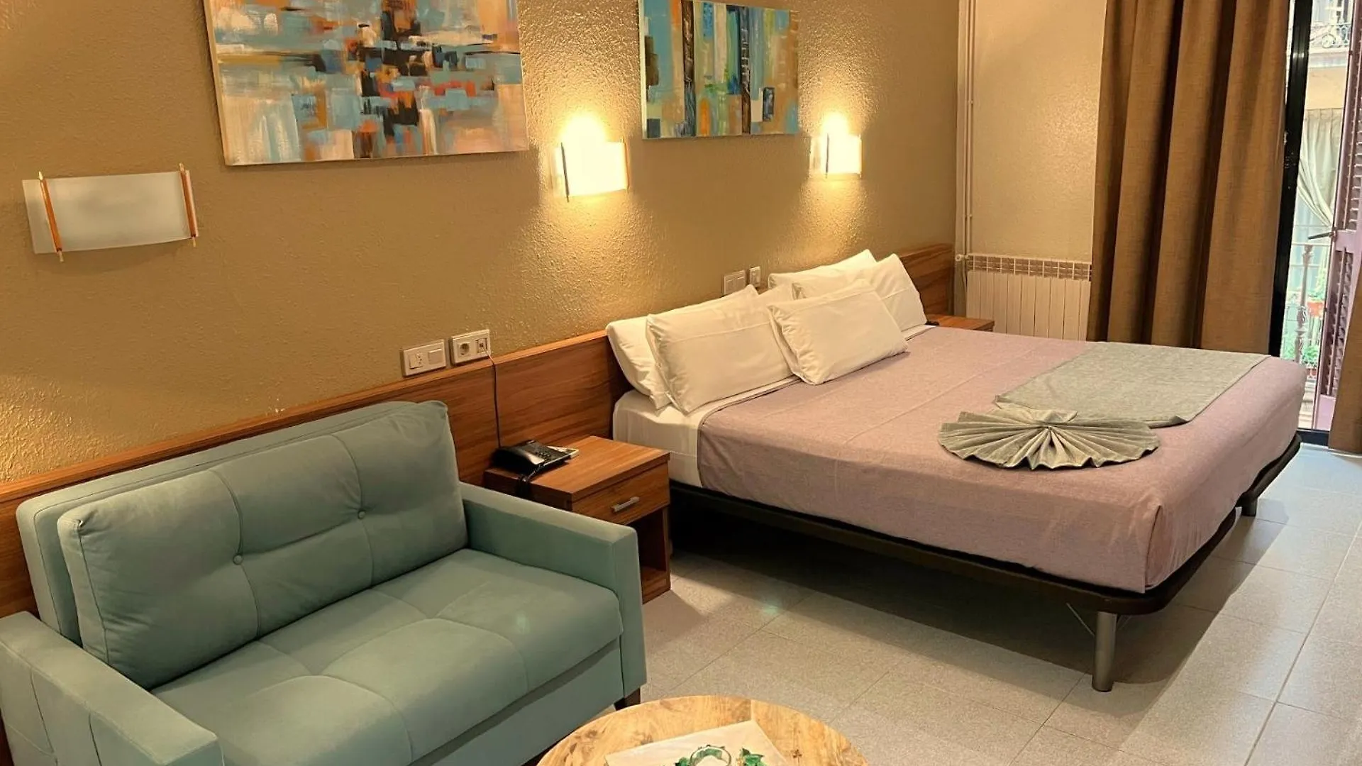 Pension Iznajar Barcelona Spain