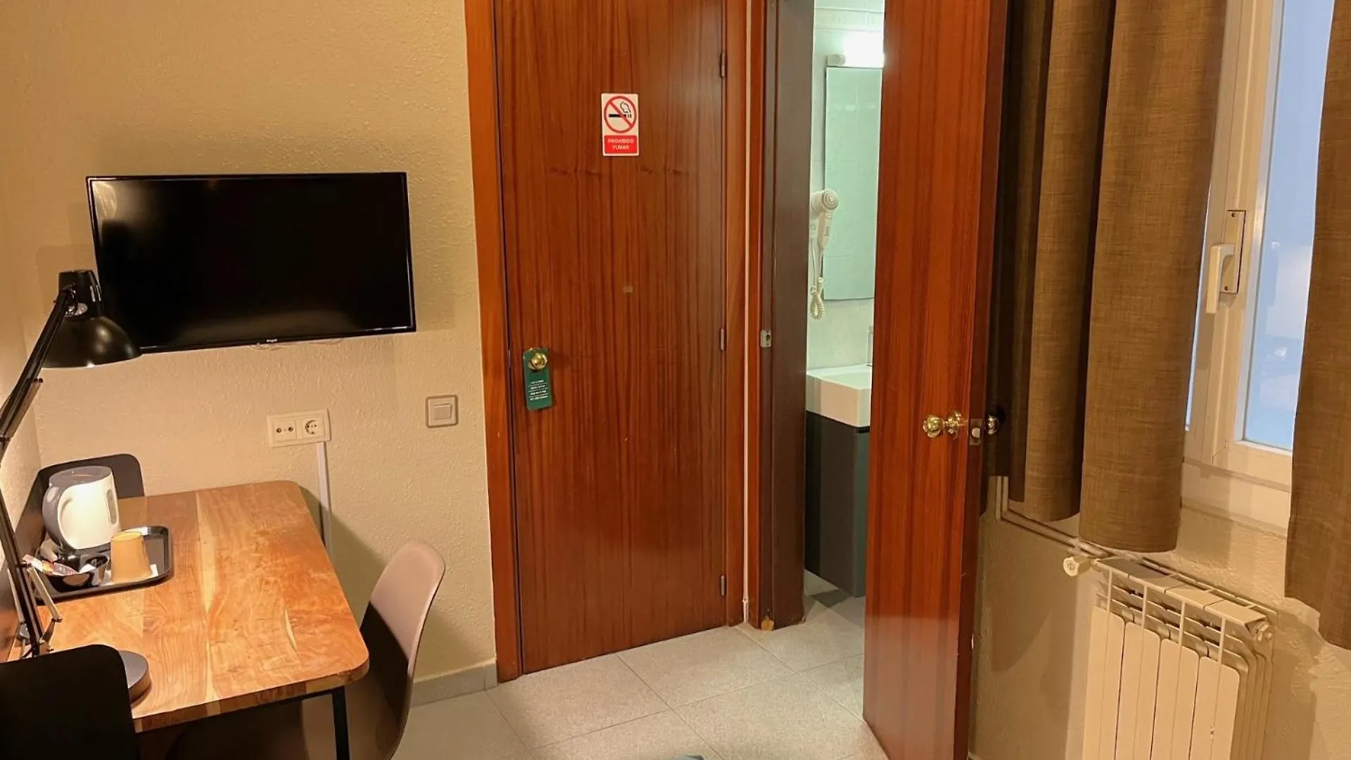 Pension Iznajar Barcelona Spain