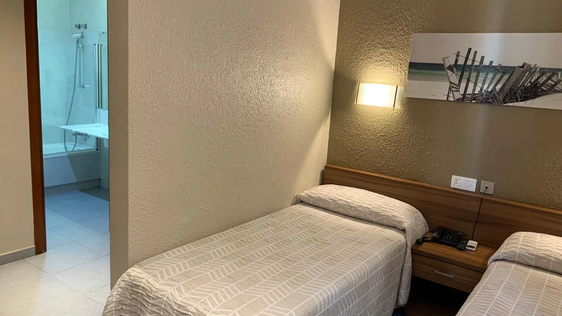 Pension Iznajar Barcelona 2*,  Spain