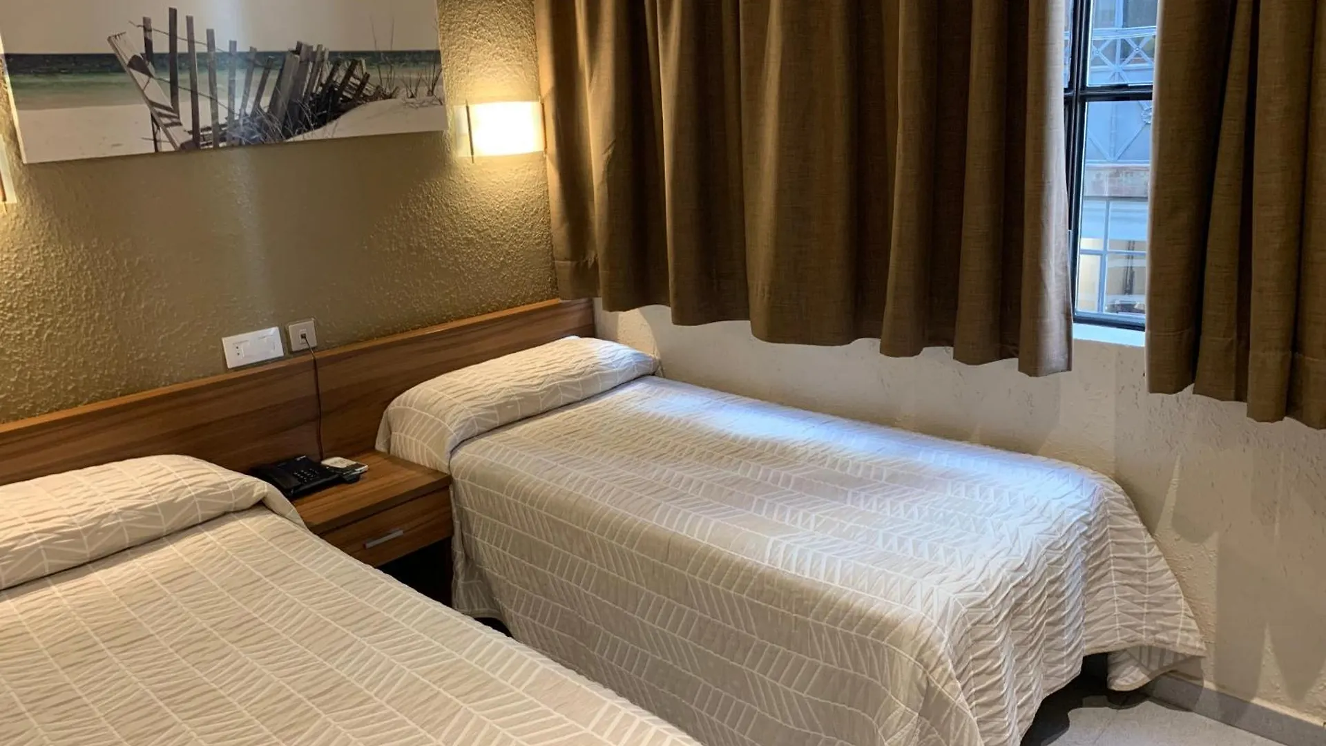 Pension Iznajar Barcelona Spain