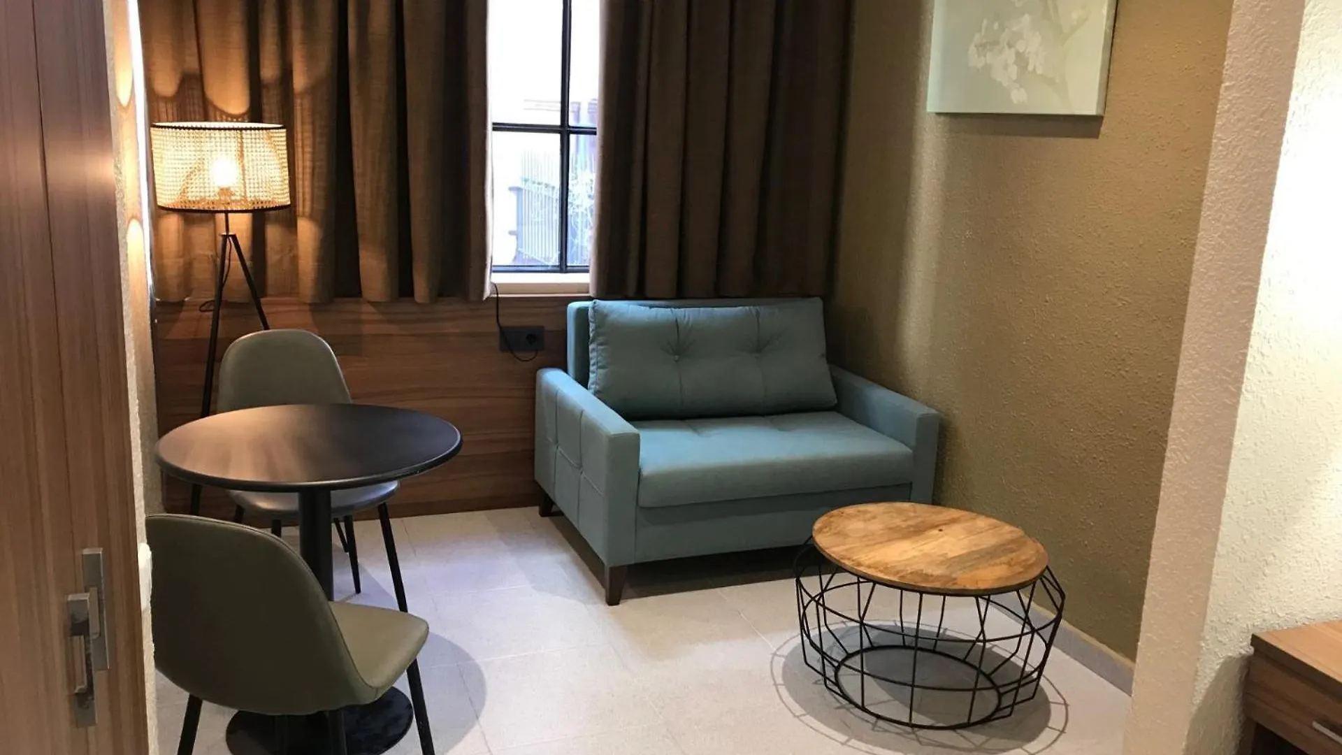 Pension Iznajar Barcelone 2*,