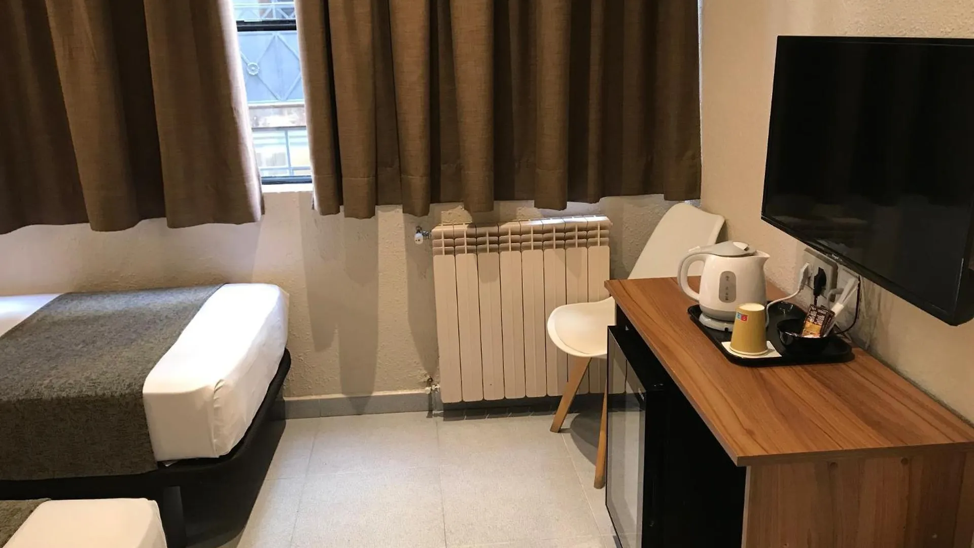 Pension Iznajar Barcelona Guest house