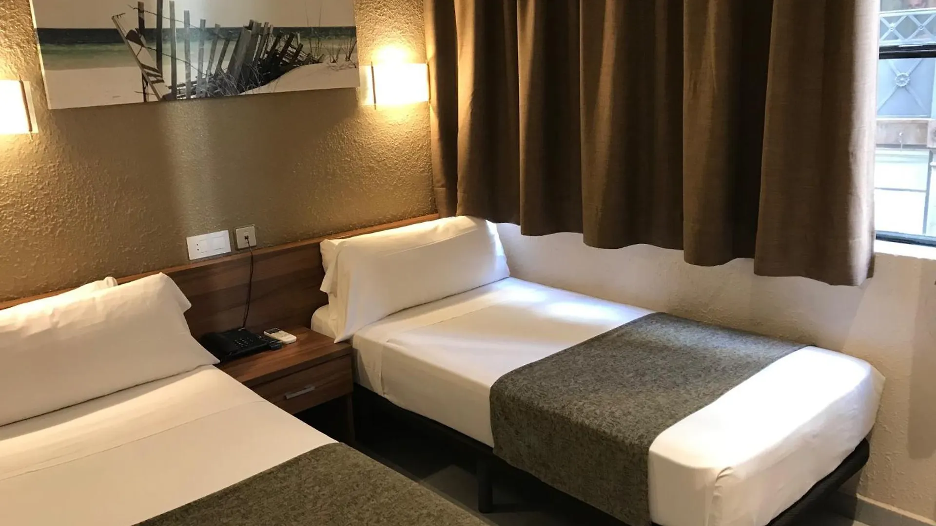 Pension Iznajar Barcelona