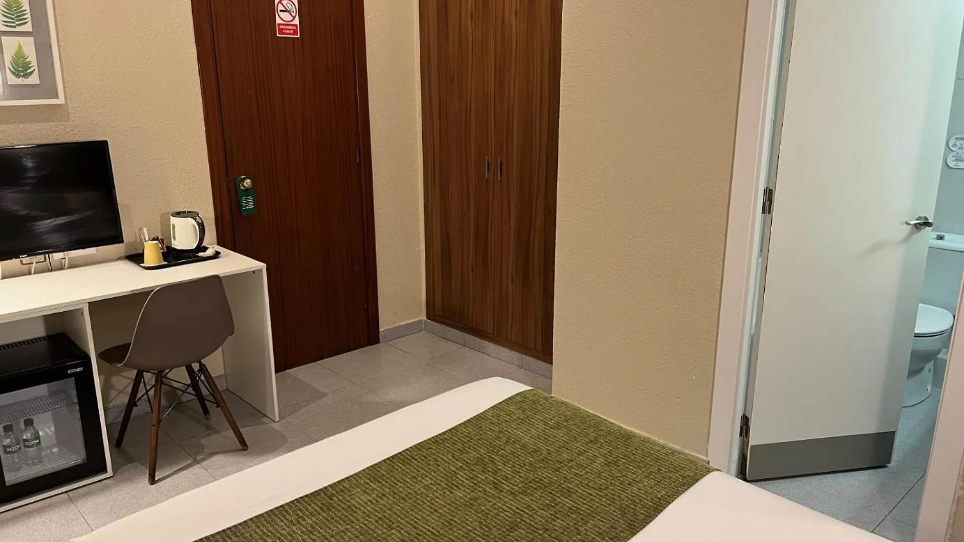 Pension Iznajar Barcelone 2*,