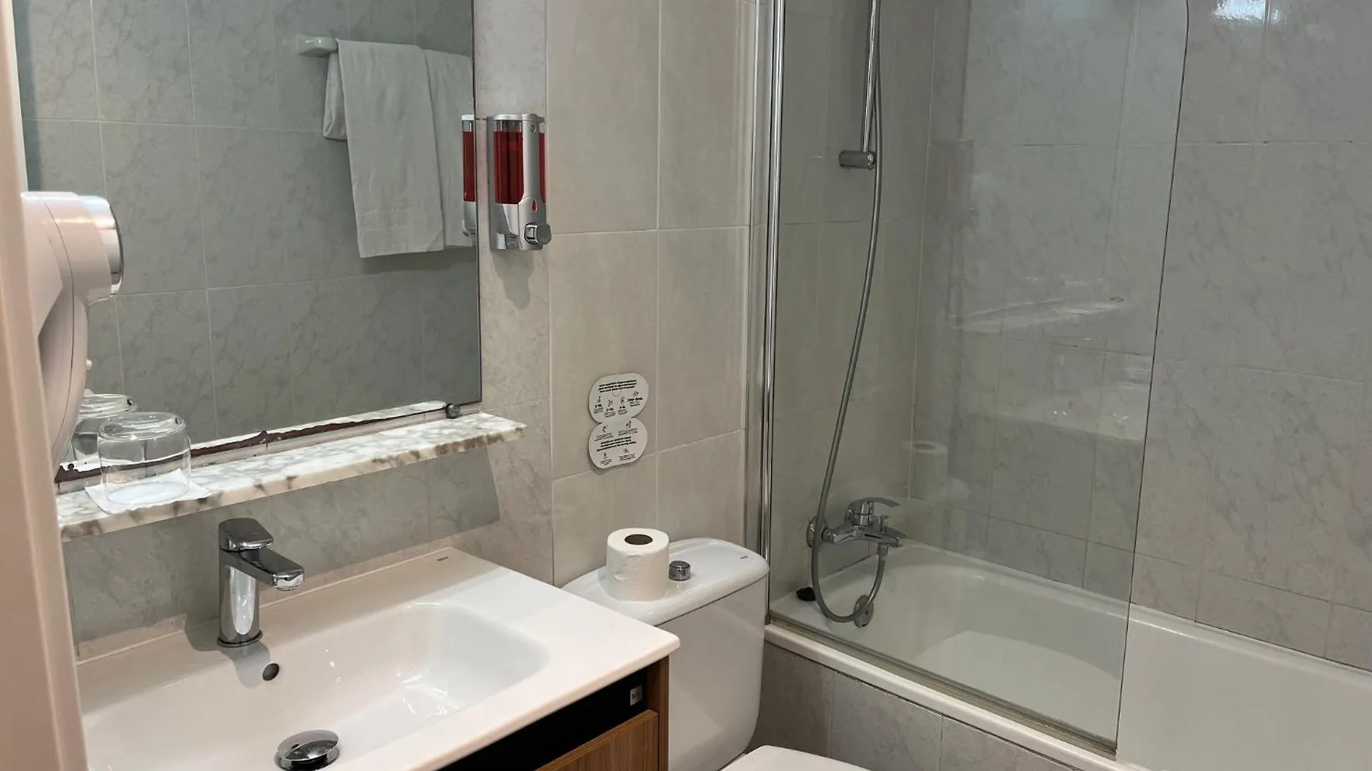 Pension Iznajar Barcelona Guest house