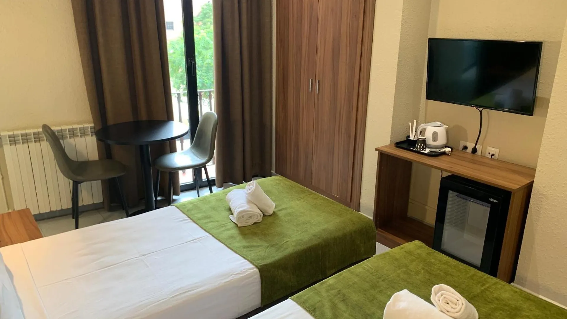 Pension Iznajar Barcelona Spain